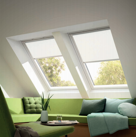 Умни щори VELUX: Автоматизация и сезонен комфорт през цялата година
